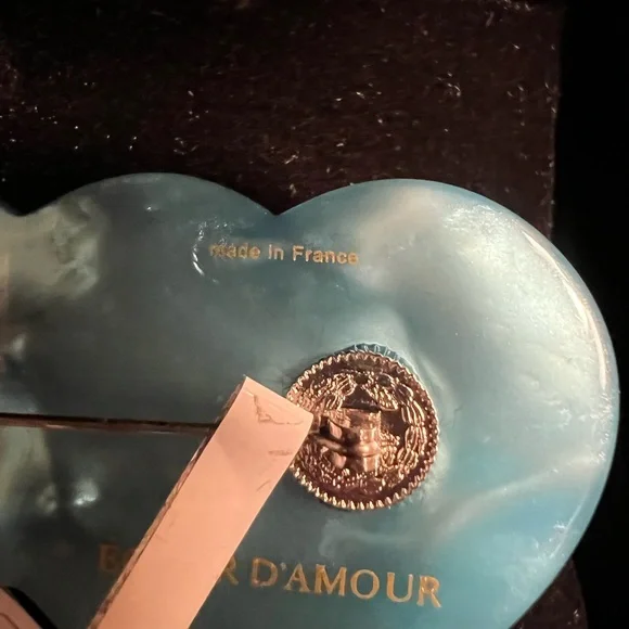 ??Authentic Gucci Brooch - threedaughtersproperties.com